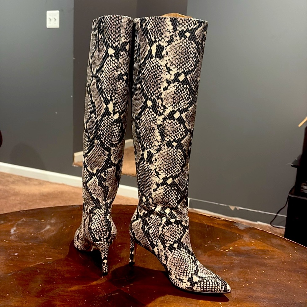 Host Pick!!! Marlo over the knee snake skin size 5 brand new Fabulous!!! - Picture 8 of 9